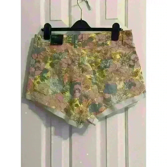 NWT Super-High Rise Cheeky Jean Shorts - Wild Fable Floral Size 12 - 31 Waist - Picture 5 of 6